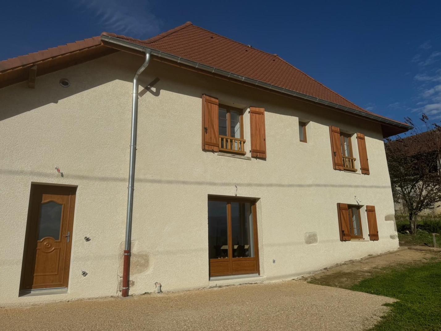Maison Leonora Saint-Genix-sur-Guiers Buitenkant foto
