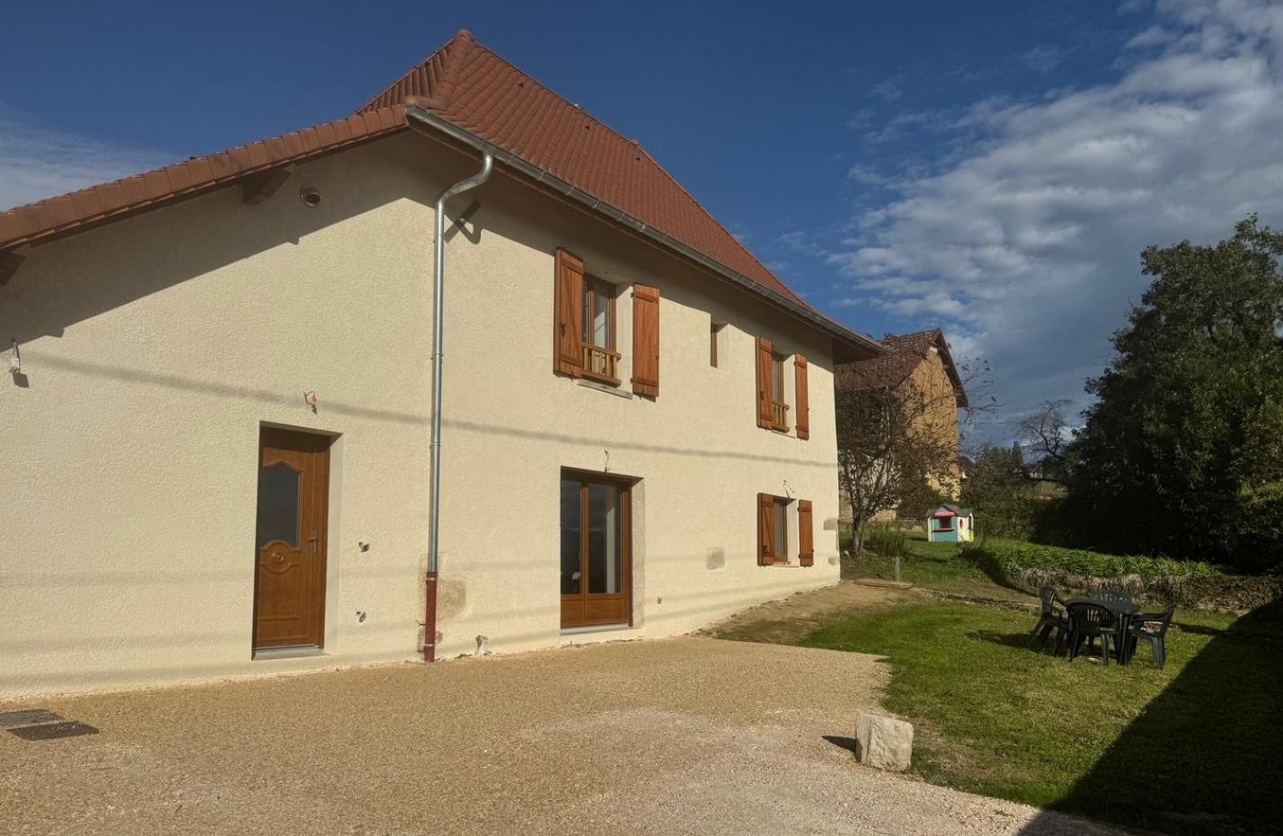 Maison Leonora Saint-Genix-sur-Guiers Buitenkant foto