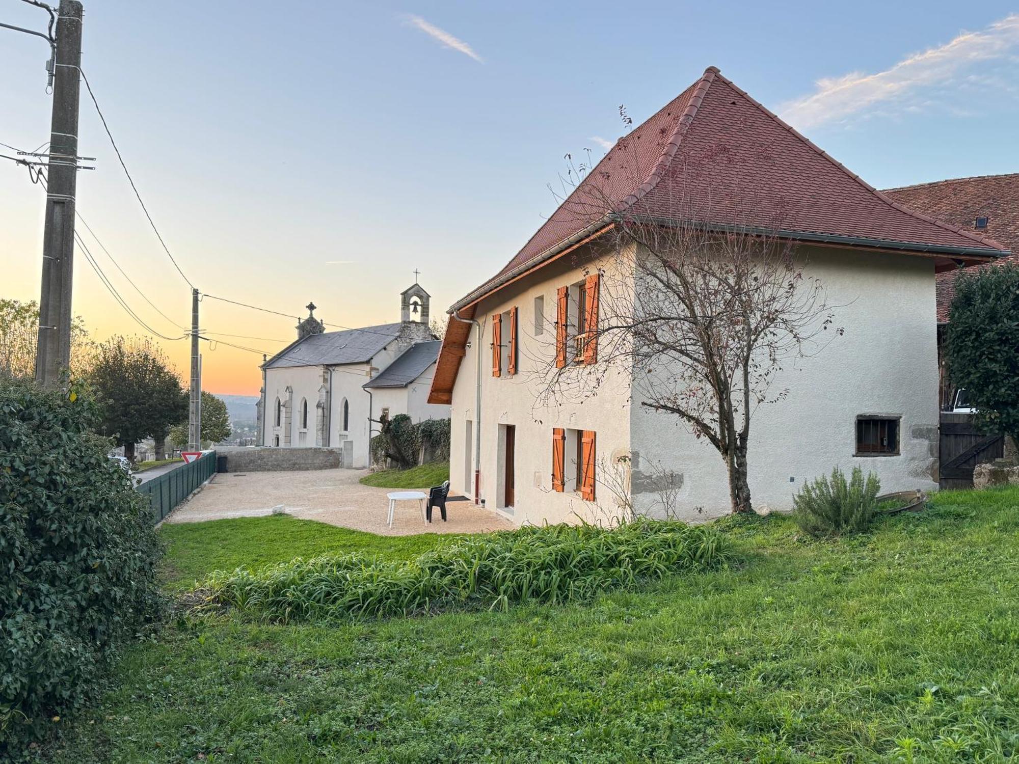 Maison Leonora Saint-Genix-sur-Guiers Buitenkant foto